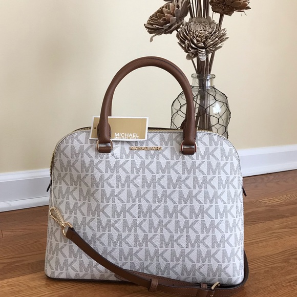 MICHAEL Michael Kors Handbags - 💕MUST GO! 💕Michael Kors Dome Satchel